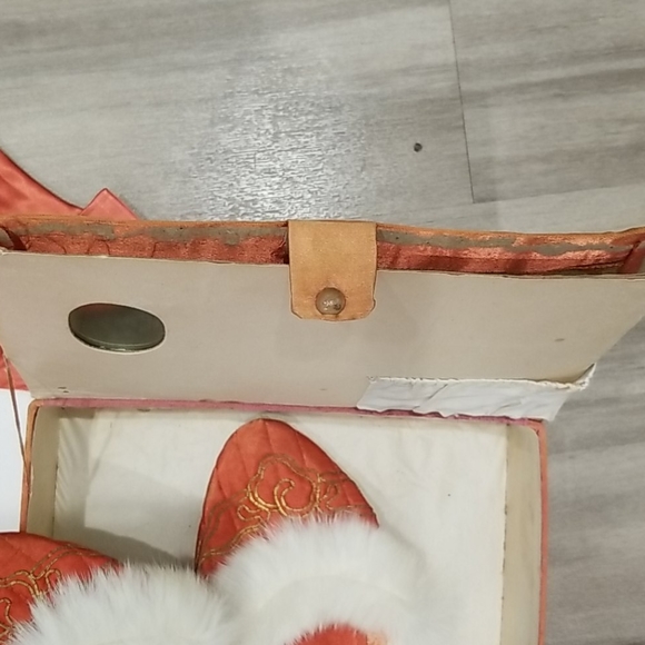 Asian Hand Embroidered Gold Dragon Red Silk Pajama Slippers Box Ensemble Size S - Picture 15 of 16
